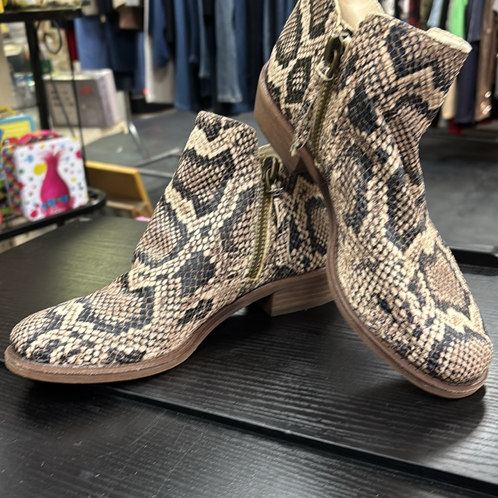 Gianni Bini Snakeskin Ankle Boots with Dual Side Zipper - Picture 2 of 8